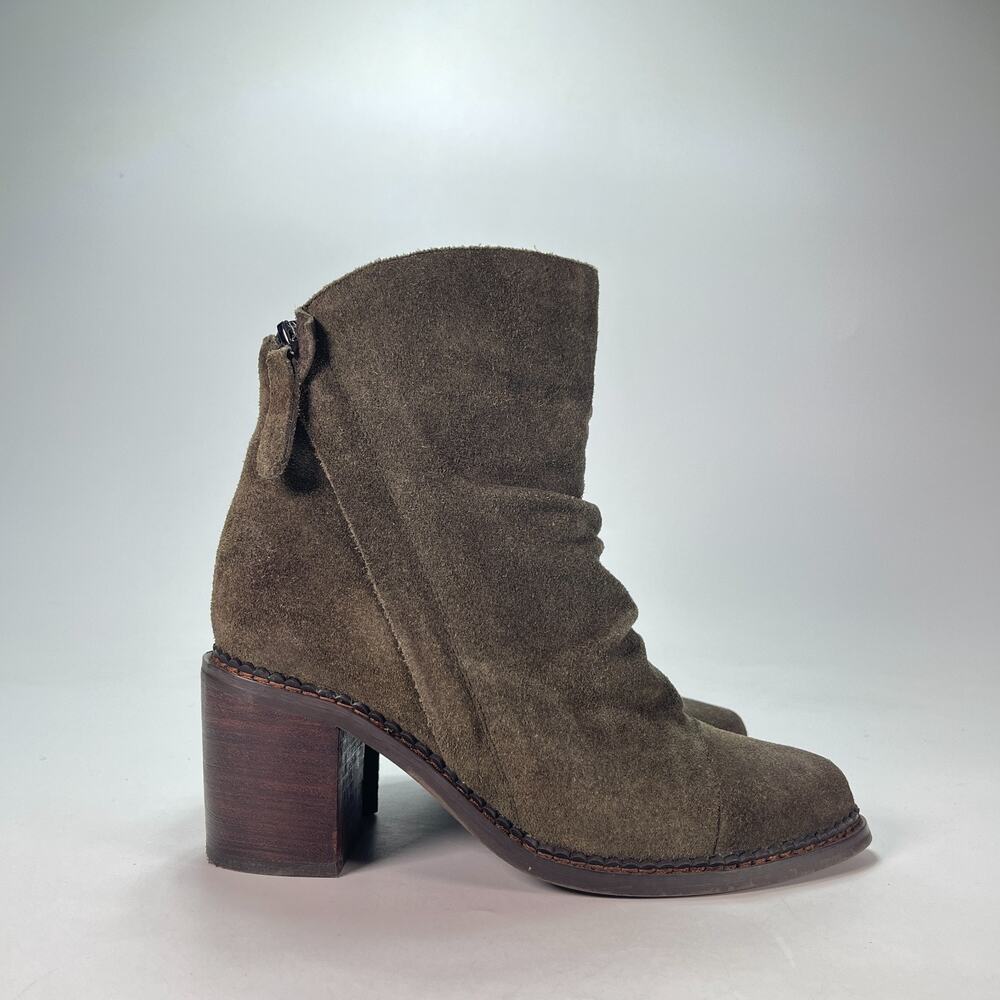 Sbicca Millie Olive Green Suede Leather Side Zip Pull On Bootie Women's Size 7.5